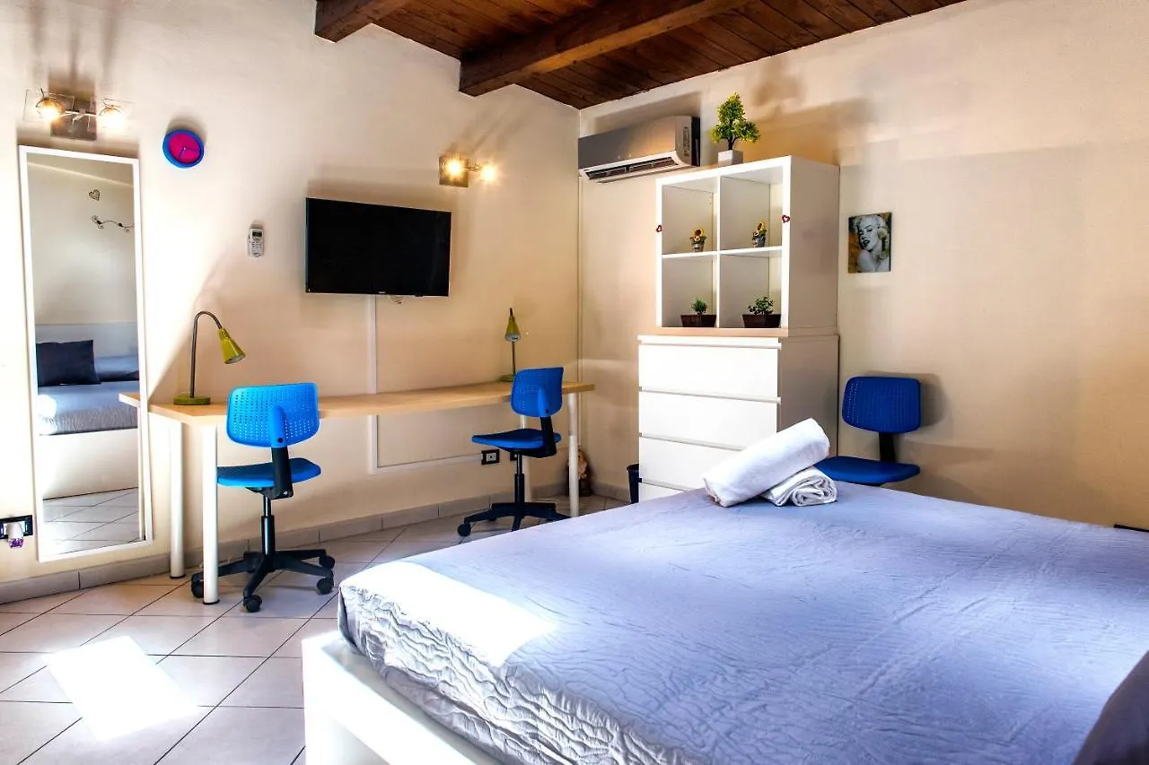 Palermo Central Apartrooms イタリア